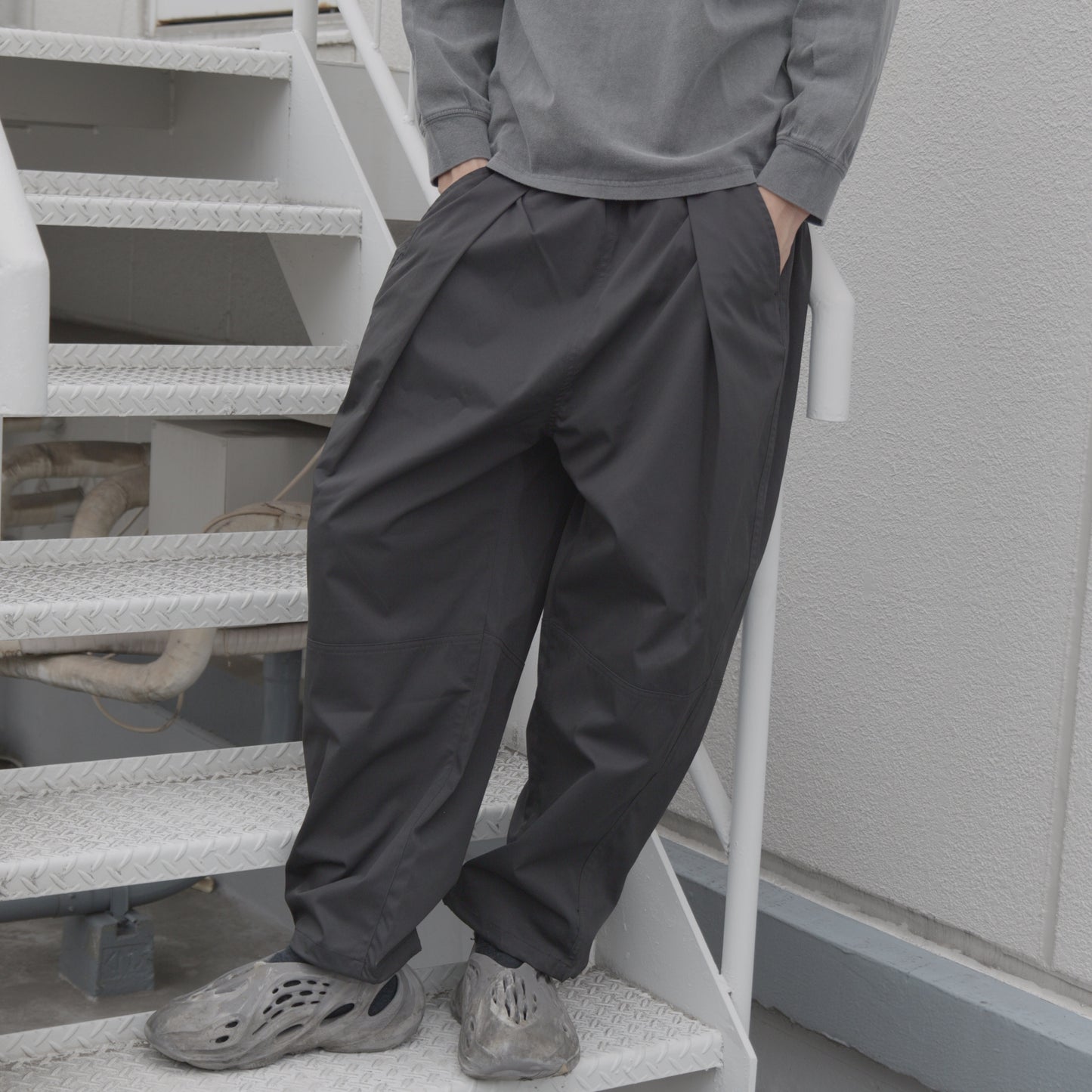 ナチュラルストレッチバルーンパンツ