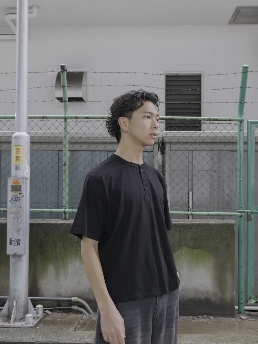 ヘンリーネック半袖Tシャツ