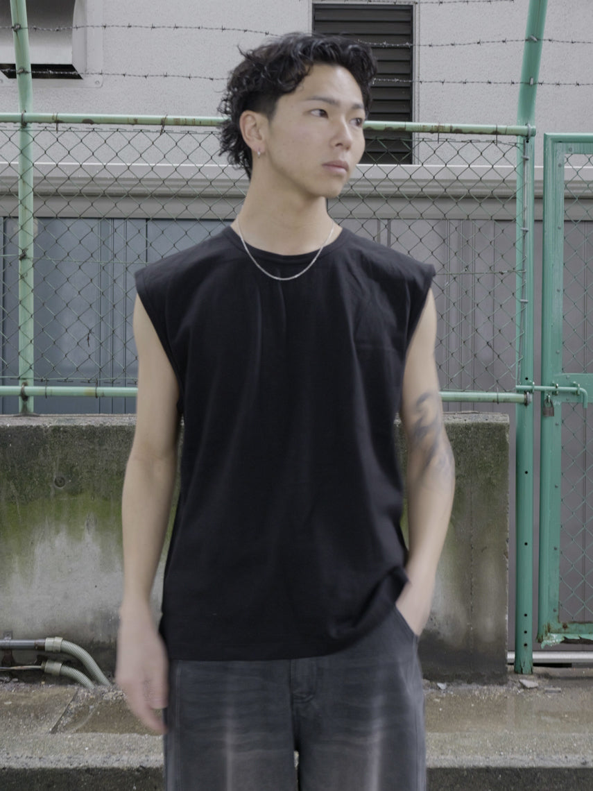 ノースリーブTシャツ
