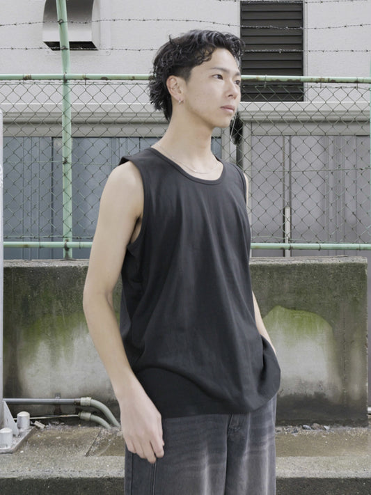 タンクトップ