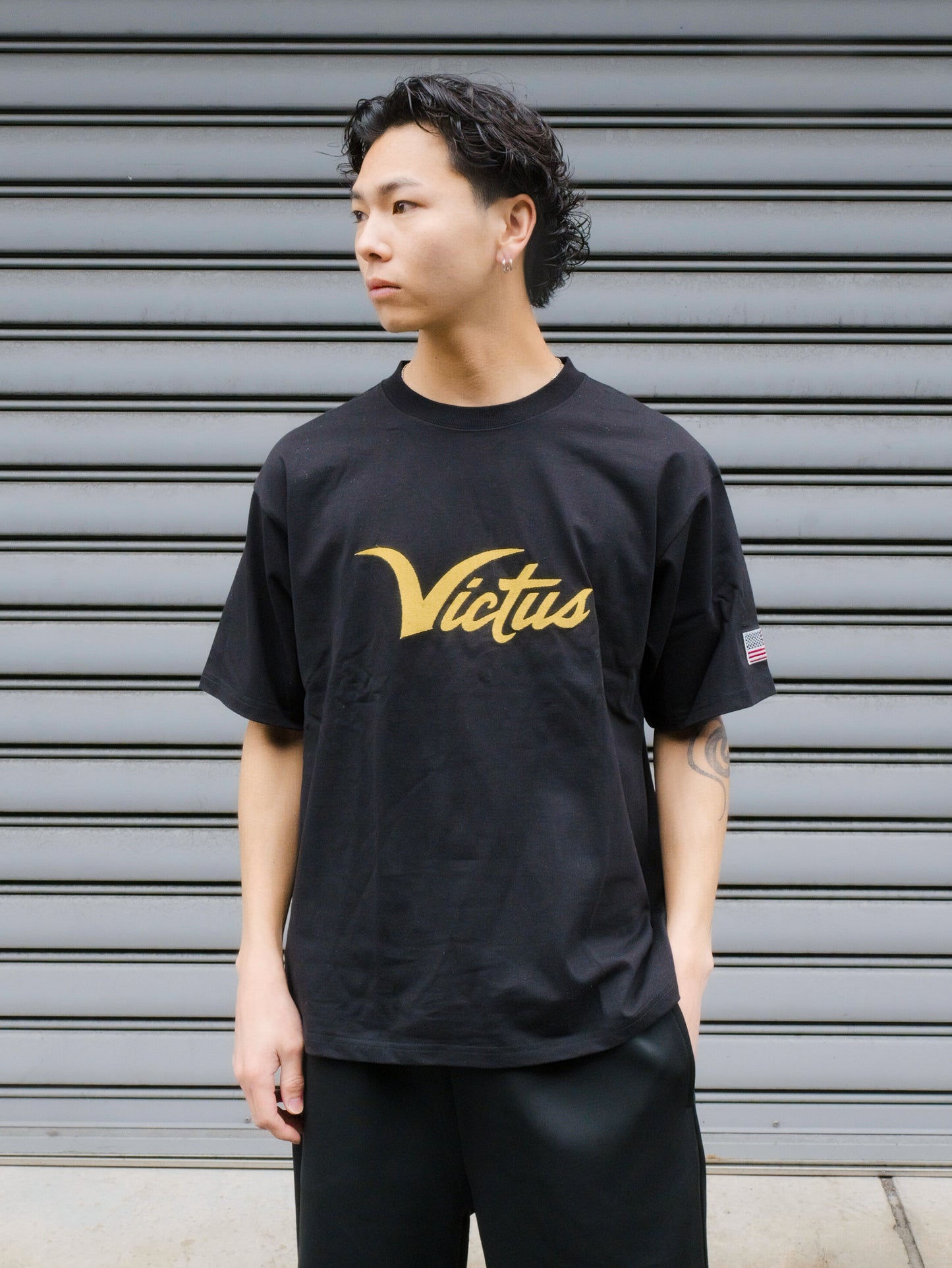 Victus　Tシャツ